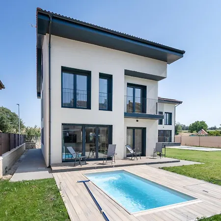Ebeia 1 Country house *